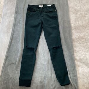 💙 FRAME Le Skinny de Jeanne Hunter Green Distressed Skinny Denim Size 27